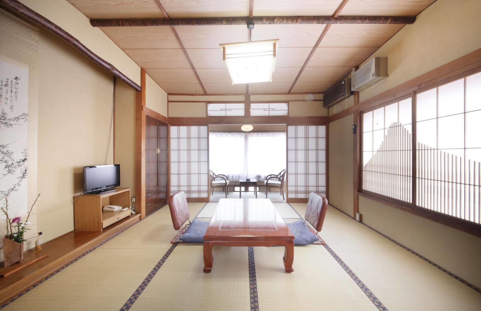 Отель Yudanaka Seifuso Яманути Экстерьер фото